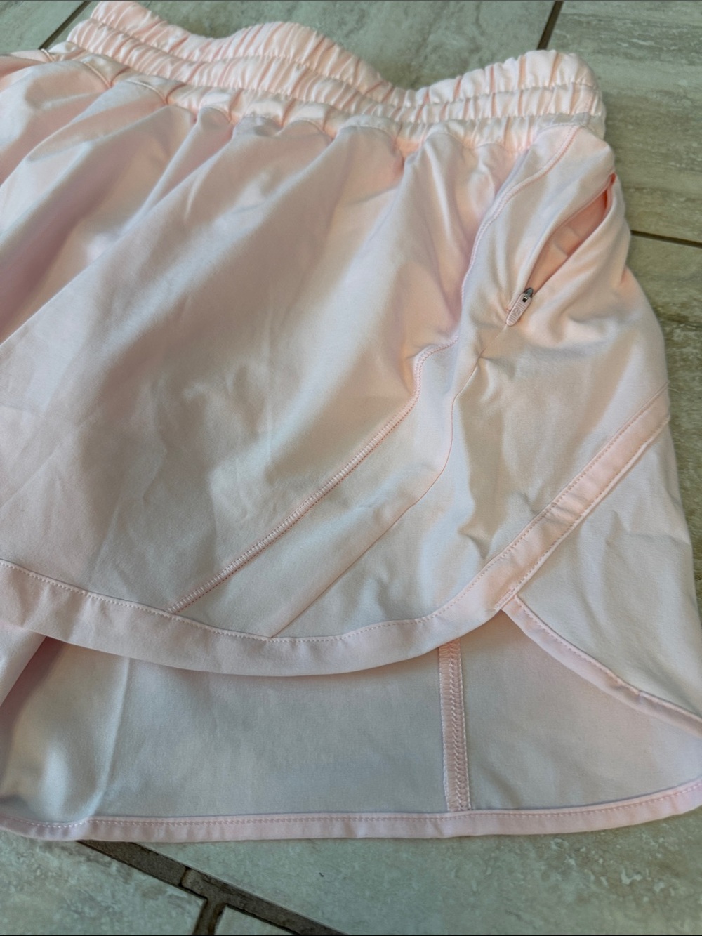 Lululemon Track That Mid-Rise Lined
Short 5" Strawberry Milkshake Size 6 - Picture 7 of 16